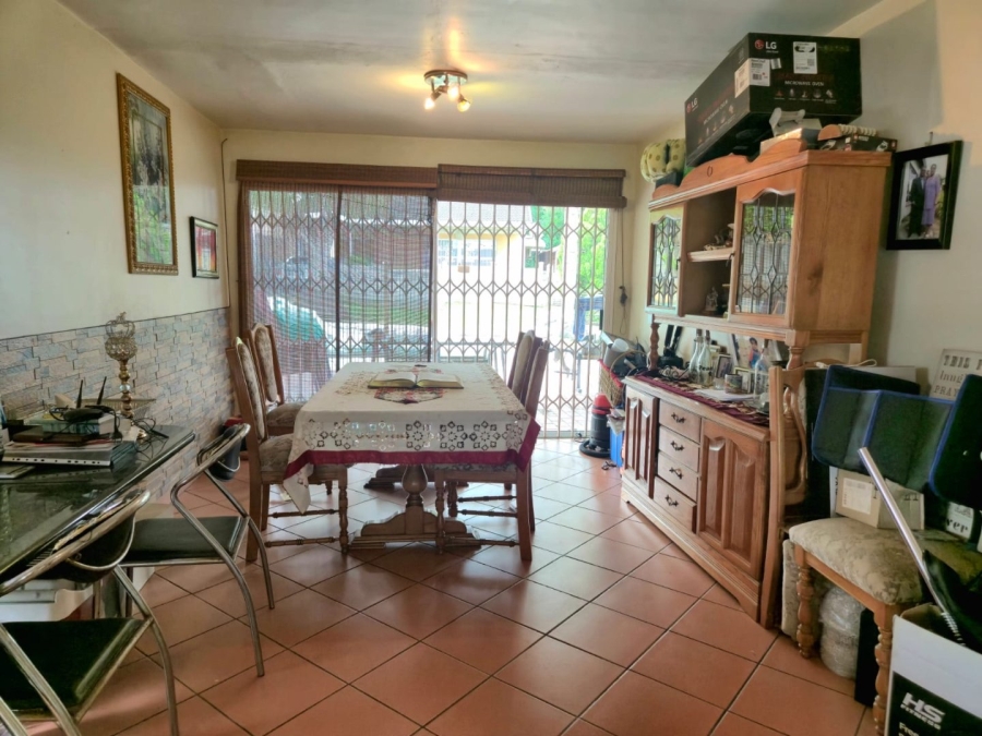 4 Bedroom Property for Sale in Mount Vernon KwaZulu-Natal