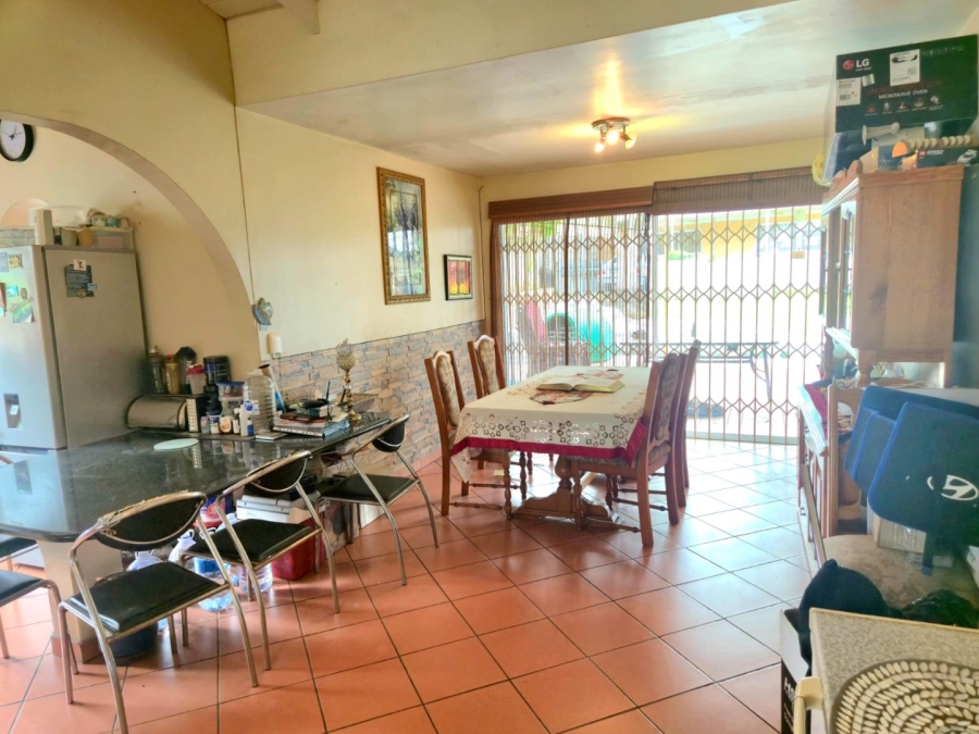 4 Bedroom Property for Sale in Mount Vernon KwaZulu-Natal