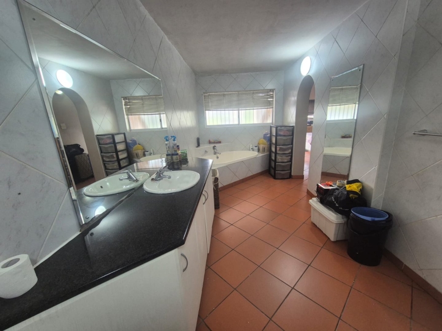 4 Bedroom Property for Sale in Mount Vernon KwaZulu-Natal