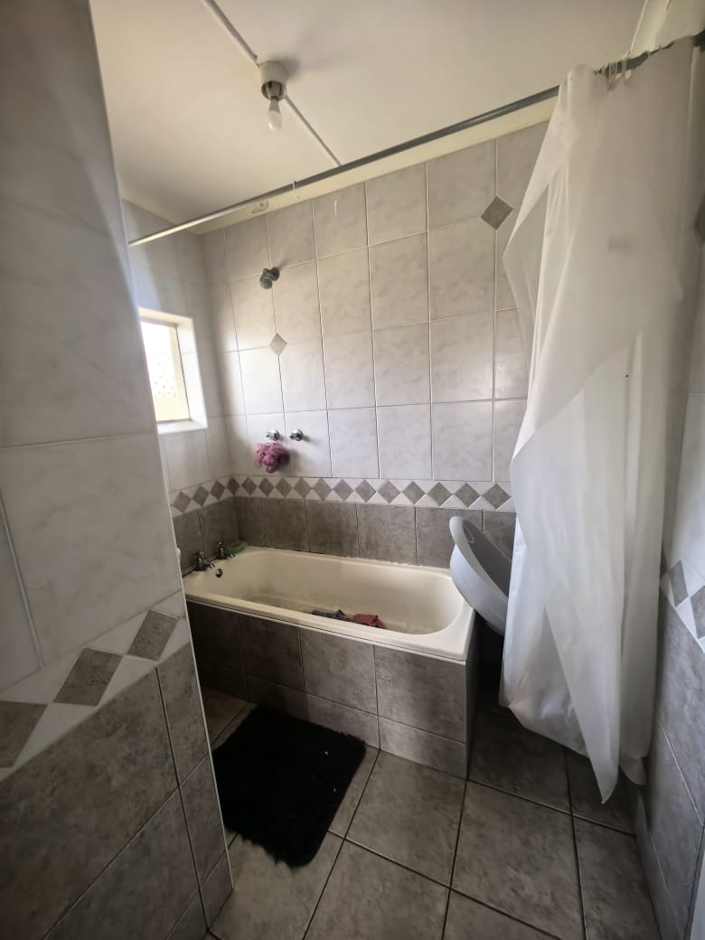 2 Bedroom Property for Sale in Windermere KwaZulu-Natal