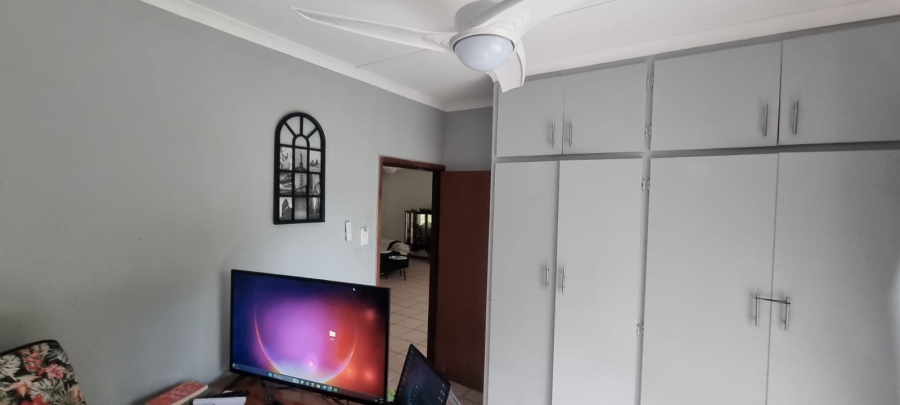 3 Bedroom Property for Sale in Uvongo KwaZulu-Natal