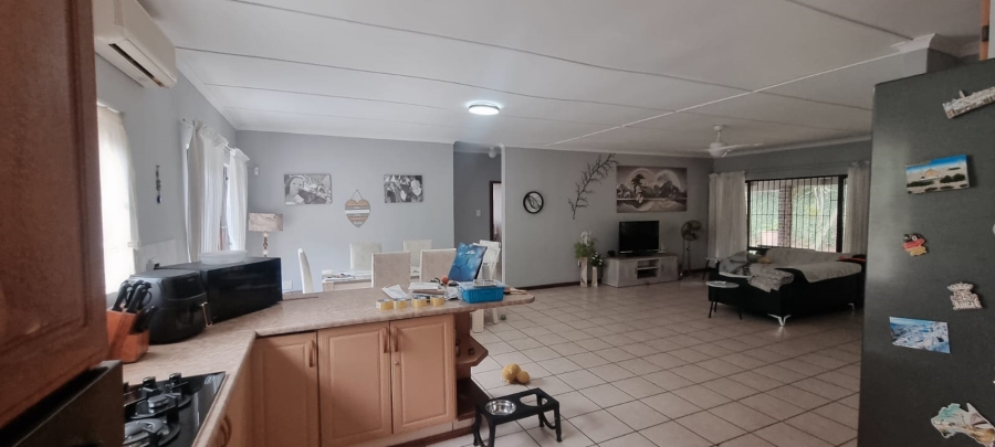 3 Bedroom Property for Sale in Uvongo KwaZulu-Natal