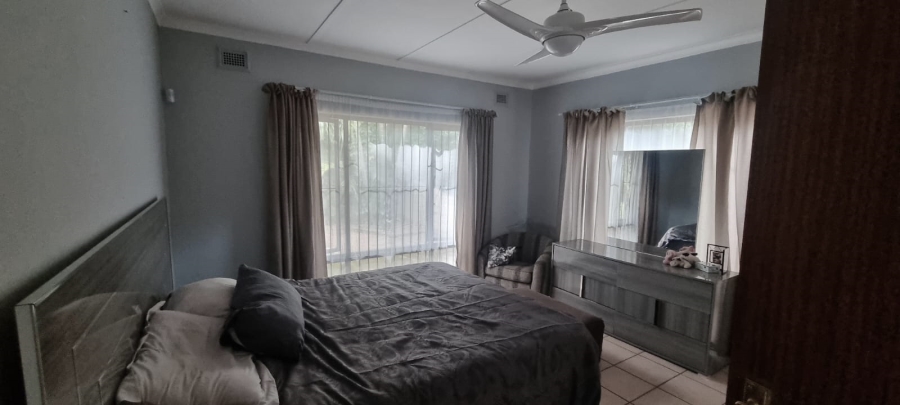 3 Bedroom Property for Sale in Uvongo KwaZulu-Natal