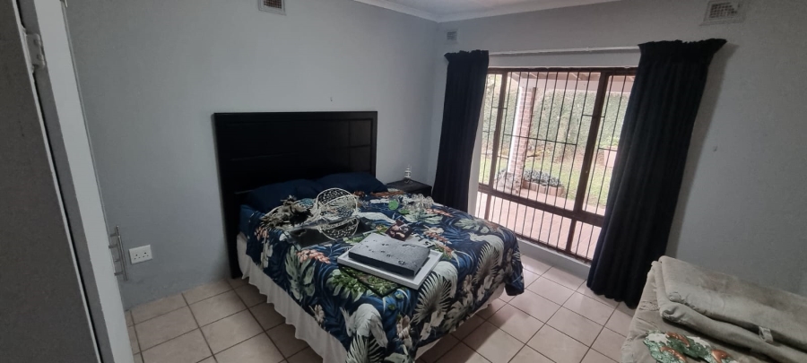 3 Bedroom Property for Sale in Uvongo KwaZulu-Natal