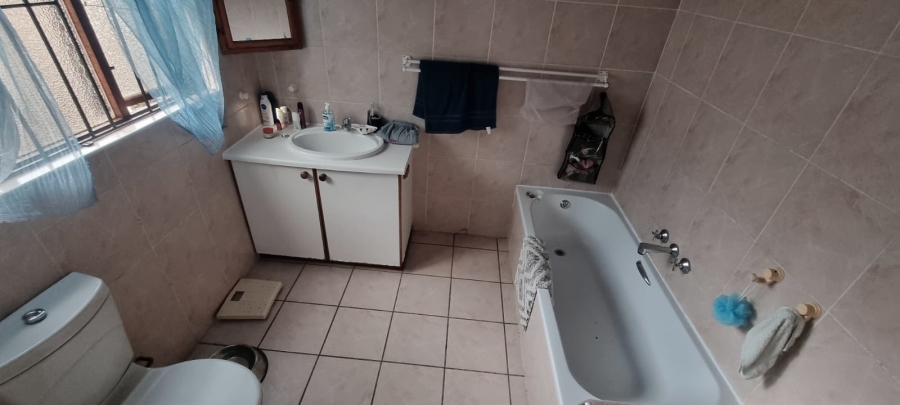 3 Bedroom Property for Sale in Uvongo KwaZulu-Natal