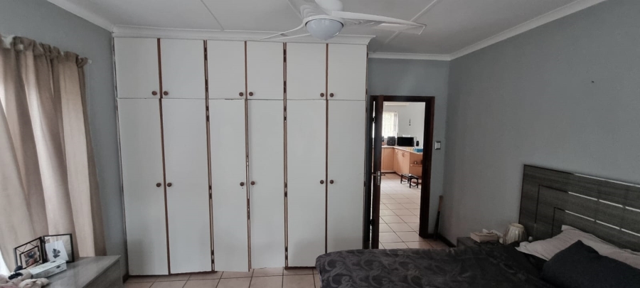 3 Bedroom Property for Sale in Uvongo KwaZulu-Natal