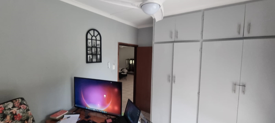 3 Bedroom Property for Sale in Uvongo KwaZulu-Natal