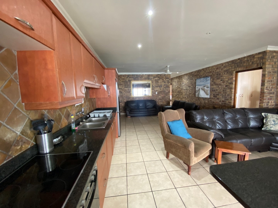 10 Bedroom Property for Sale in Manaba Beach KwaZulu-Natal