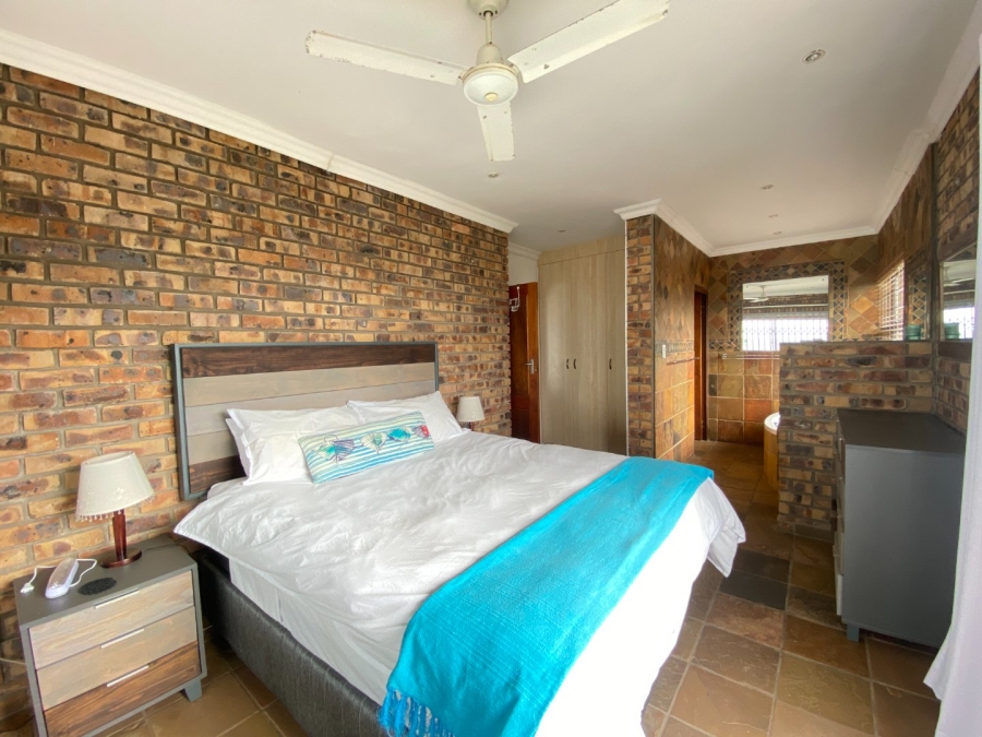 10 Bedroom Property for Sale in Manaba Beach KwaZulu-Natal
