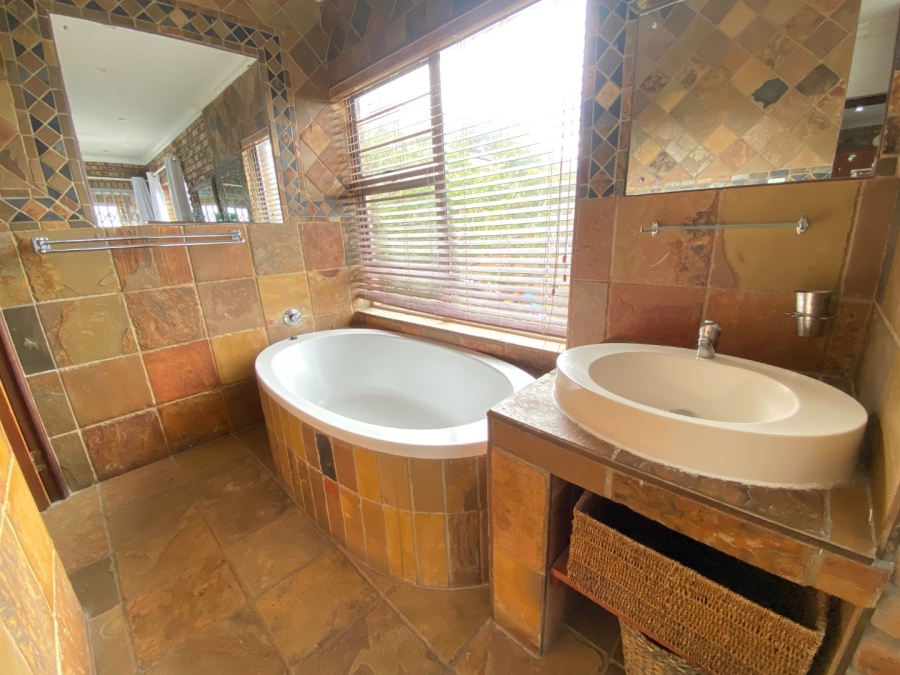 10 Bedroom Property for Sale in Manaba Beach KwaZulu-Natal
