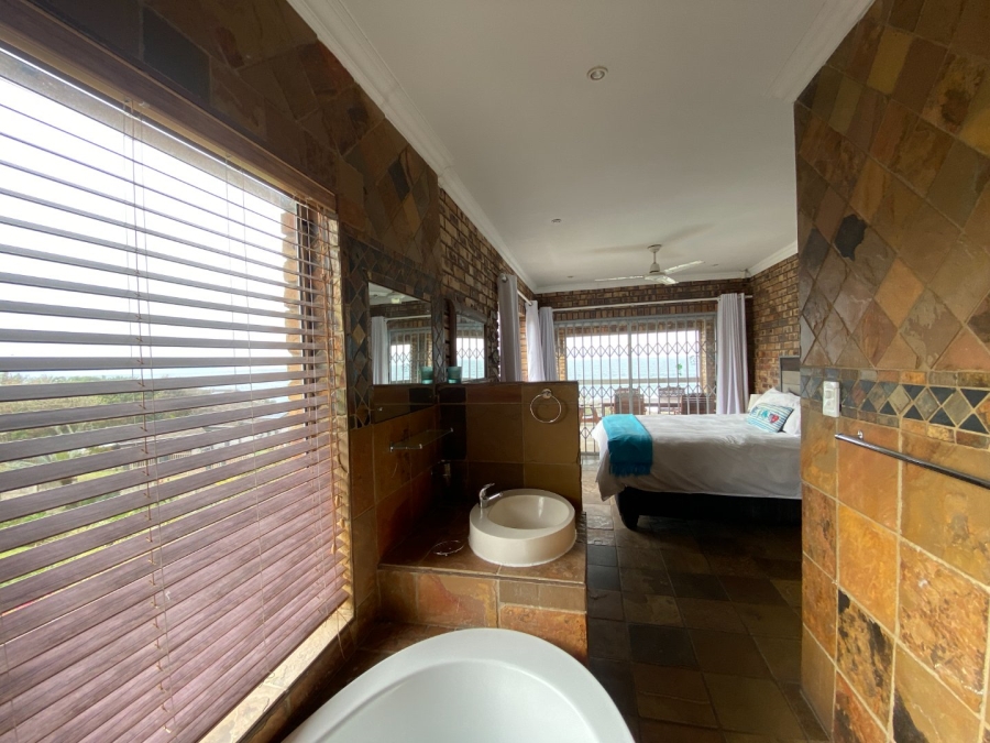 10 Bedroom Property for Sale in Manaba Beach KwaZulu-Natal