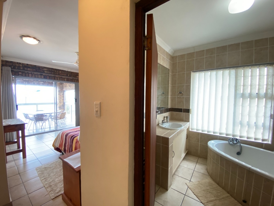 10 Bedroom Property for Sale in Manaba Beach KwaZulu-Natal