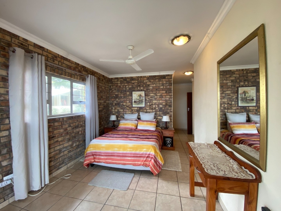10 Bedroom Property for Sale in Manaba Beach KwaZulu-Natal