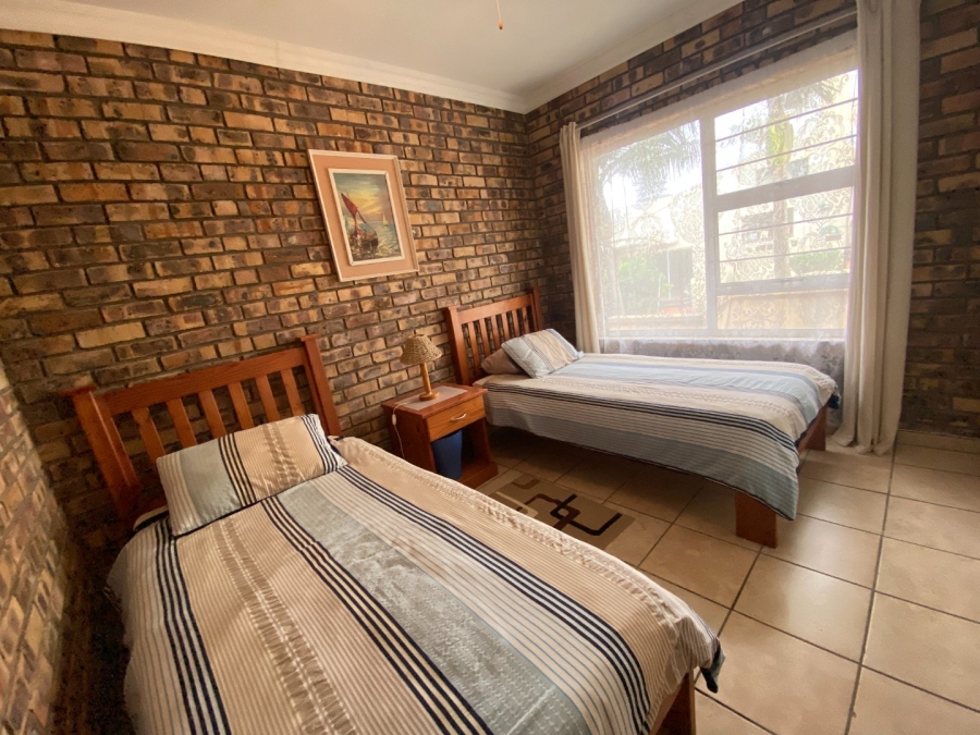 10 Bedroom Property for Sale in Manaba Beach KwaZulu-Natal