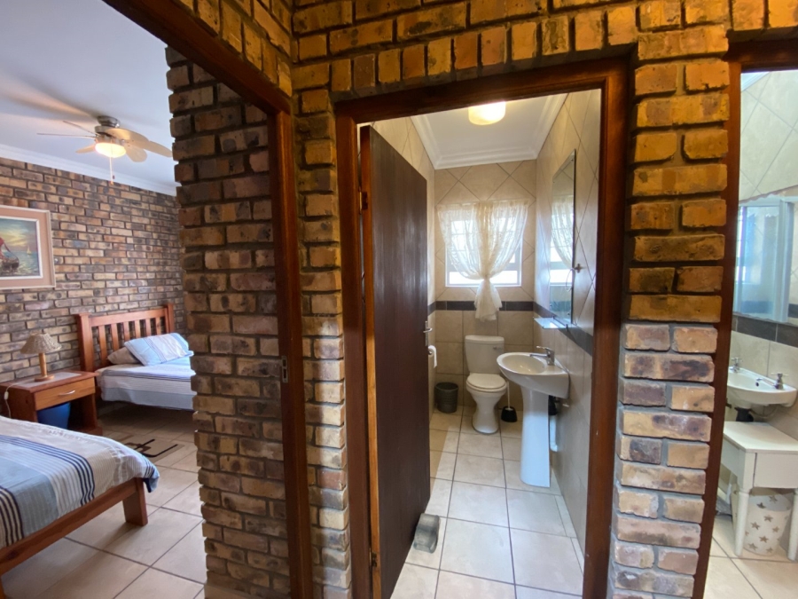 10 Bedroom Property for Sale in Manaba Beach KwaZulu-Natal