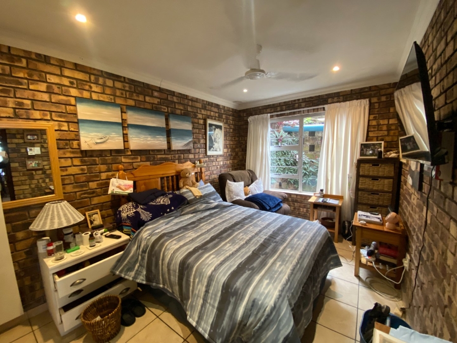 10 Bedroom Property for Sale in Manaba Beach KwaZulu-Natal