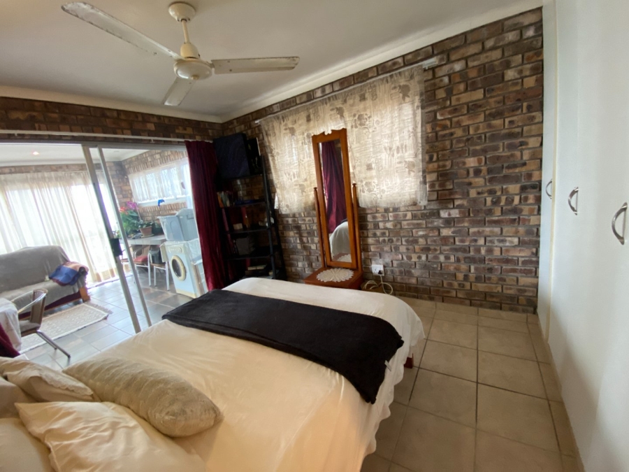 10 Bedroom Property for Sale in Manaba Beach KwaZulu-Natal