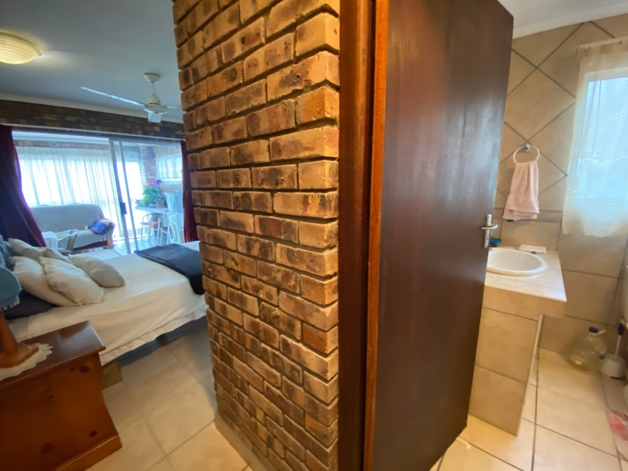 10 Bedroom Property for Sale in Manaba Beach KwaZulu-Natal