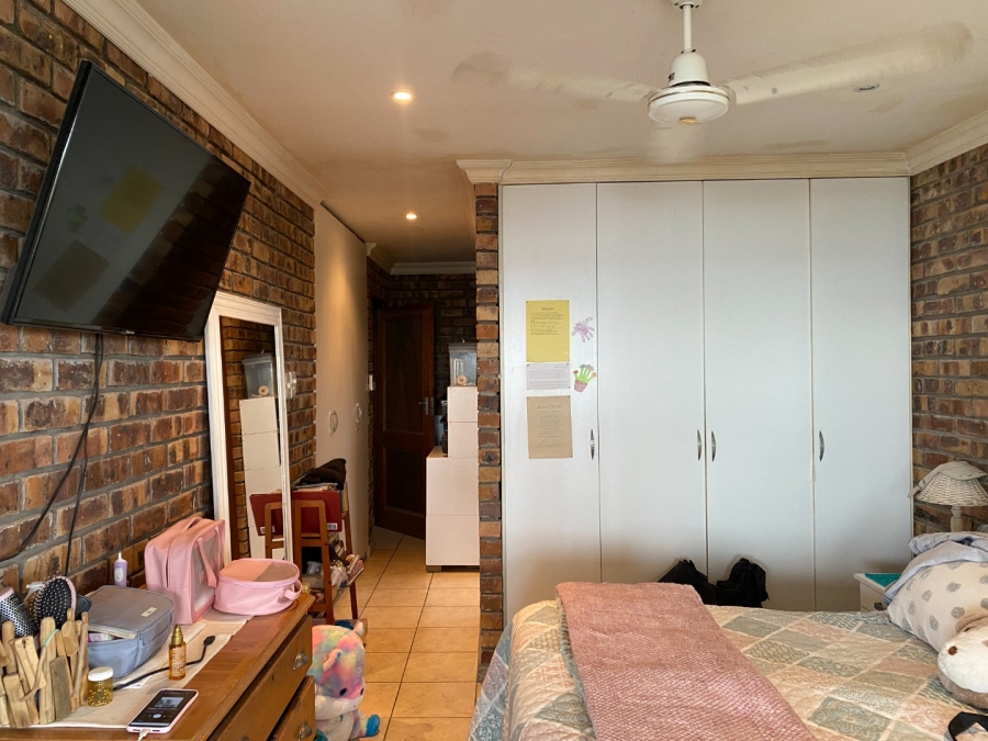 10 Bedroom Property for Sale in Manaba Beach KwaZulu-Natal