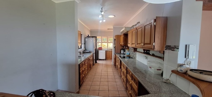 4 Bedroom Property for Sale in Umtentweni KwaZulu-Natal