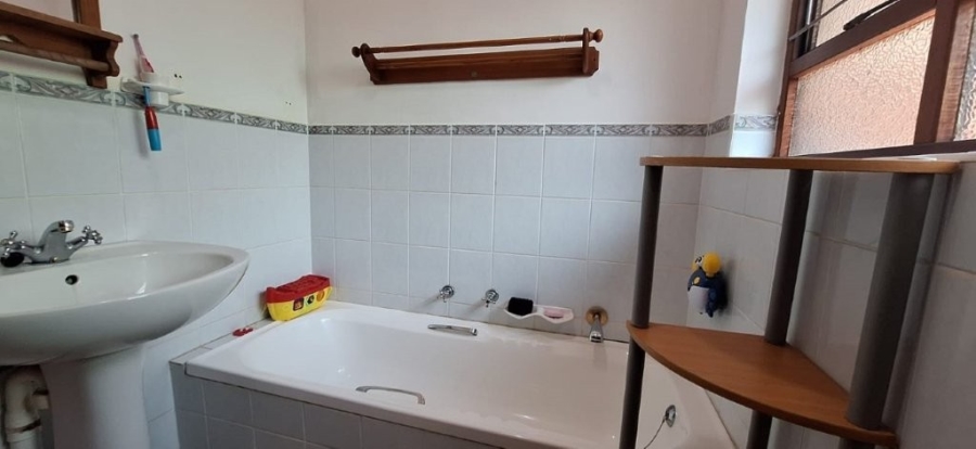 4 Bedroom Property for Sale in Umtentweni KwaZulu-Natal