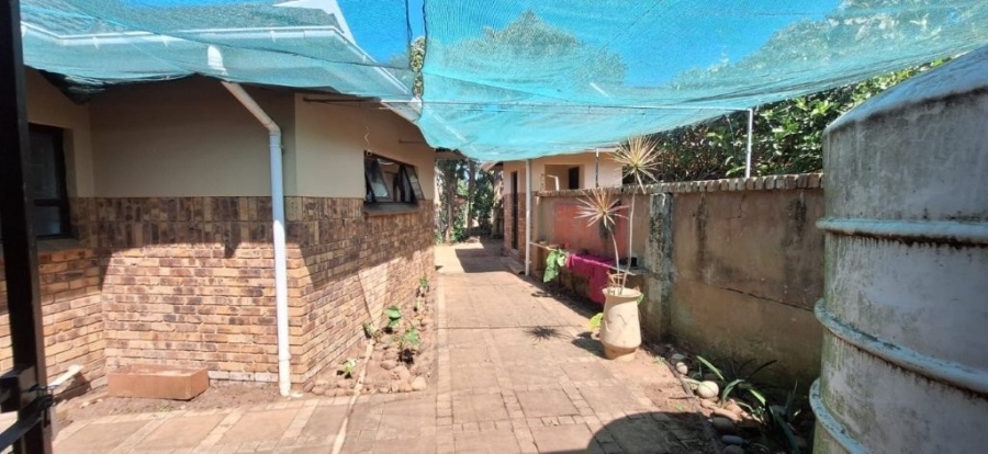 4 Bedroom Property for Sale in Umtentweni KwaZulu-Natal