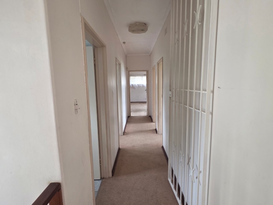 4 Bedroom Property for Sale in St Michaels On Sea KwaZulu-Natal