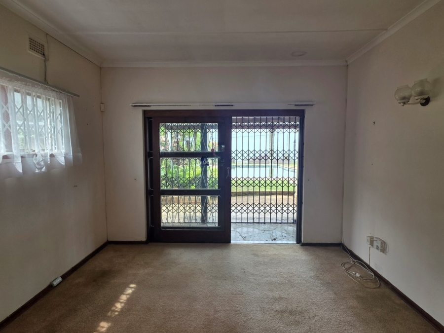 4 Bedroom Property for Sale in St Michaels On Sea KwaZulu-Natal