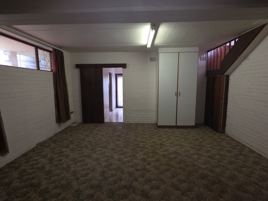 4 Bedroom Property for Sale in St Michaels On Sea KwaZulu-Natal