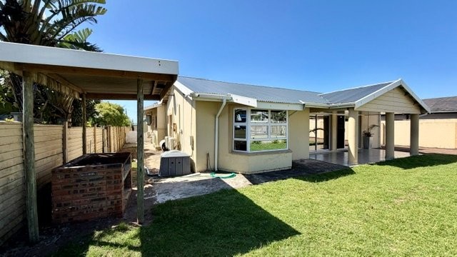 4 Bedroom Property for Sale in Shelly Beach KwaZulu-Natal