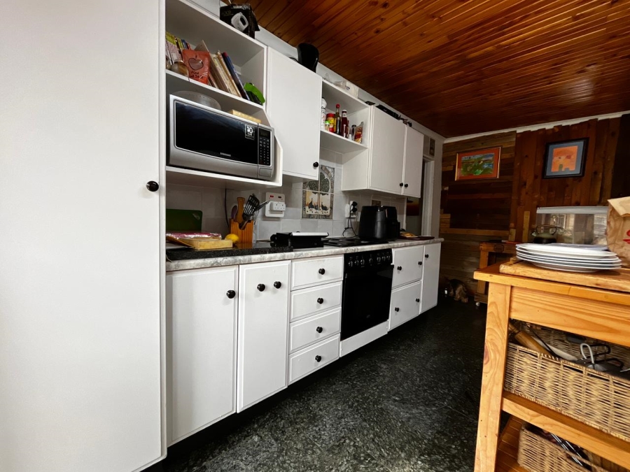 9 Bedroom Property for Sale in Signal Hill KwaZulu-Natal