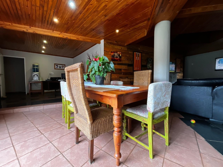 9 Bedroom Property for Sale in Signal Hill KwaZulu-Natal