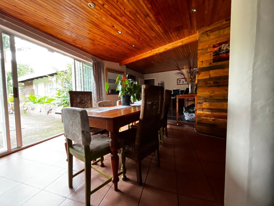 9 Bedroom Property for Sale in Signal Hill KwaZulu-Natal