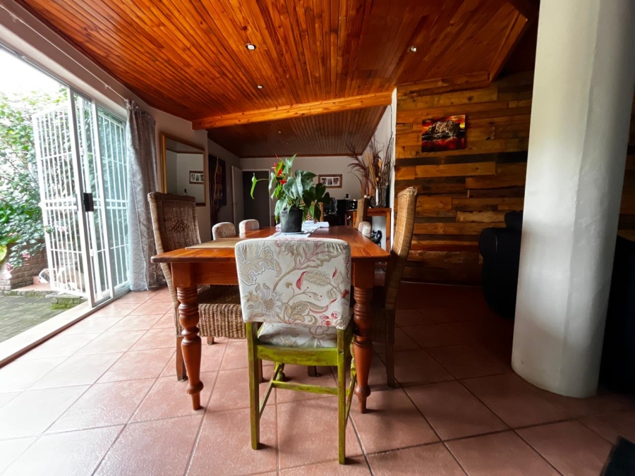9 Bedroom Property for Sale in Signal Hill KwaZulu-Natal