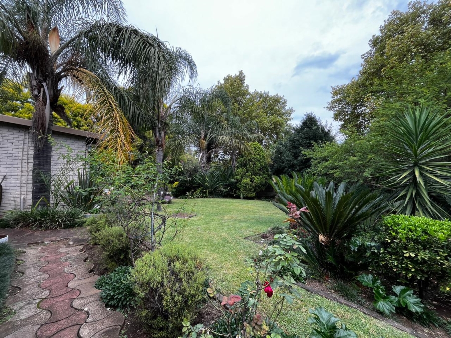9 Bedroom Property for Sale in Signal Hill KwaZulu-Natal