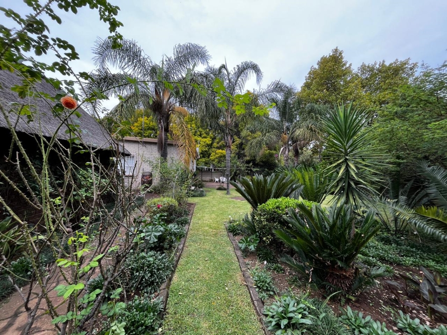 9 Bedroom Property for Sale in Signal Hill KwaZulu-Natal