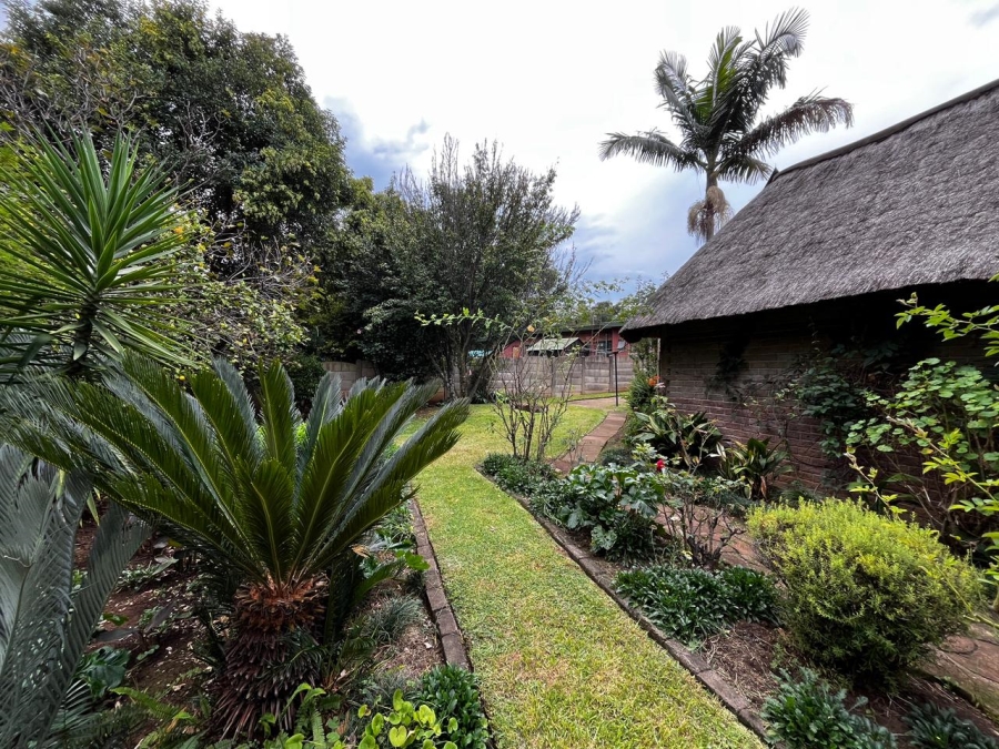 9 Bedroom Property for Sale in Signal Hill KwaZulu-Natal