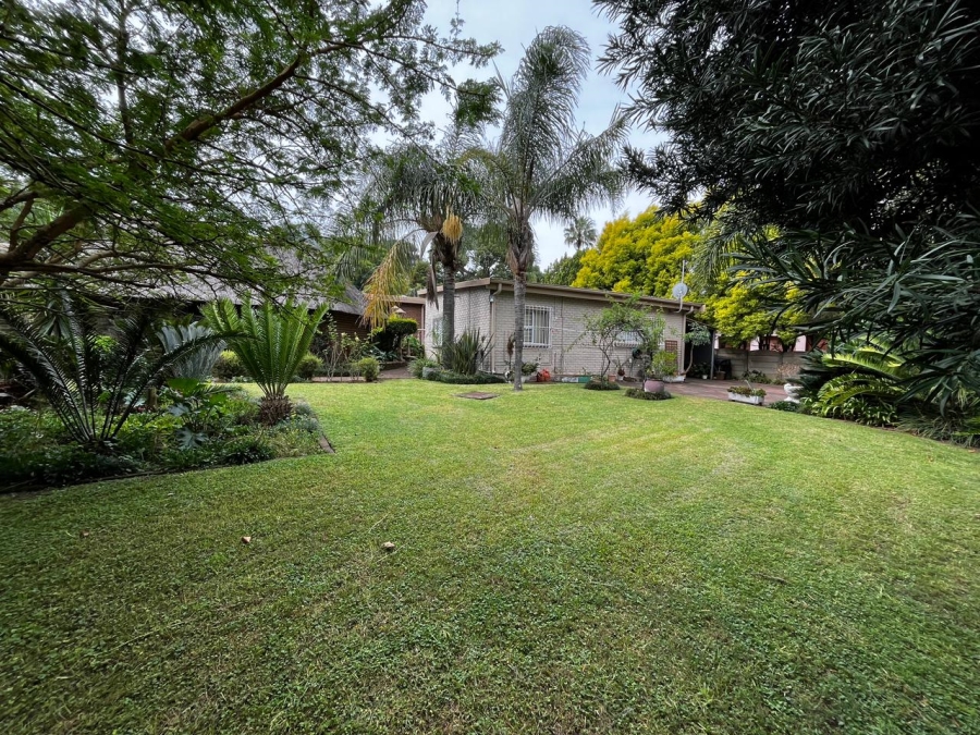 9 Bedroom Property for Sale in Signal Hill KwaZulu-Natal
