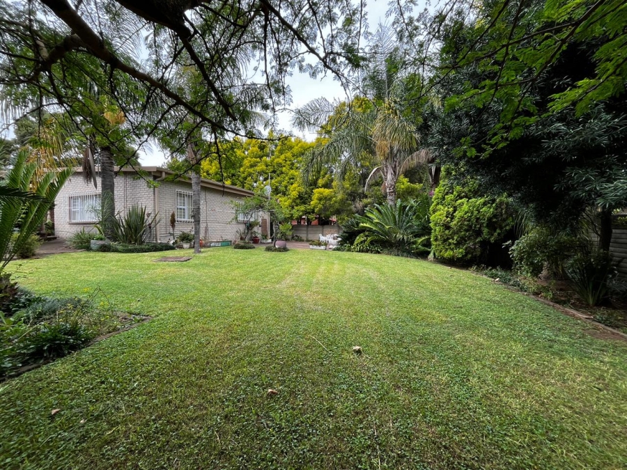 9 Bedroom Property for Sale in Signal Hill KwaZulu-Natal