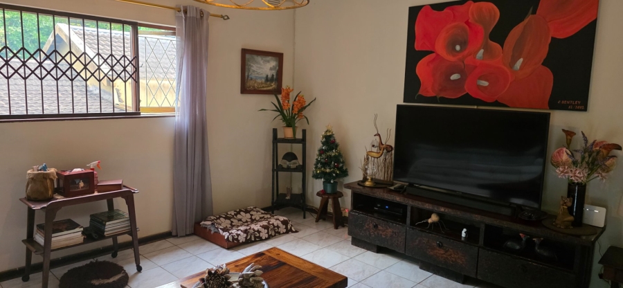 3 Bedroom Property for Sale in Umtentweni KwaZulu-Natal