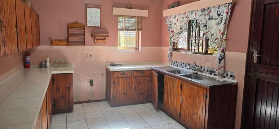 3 Bedroom Property for Sale in Umtentweni KwaZulu-Natal