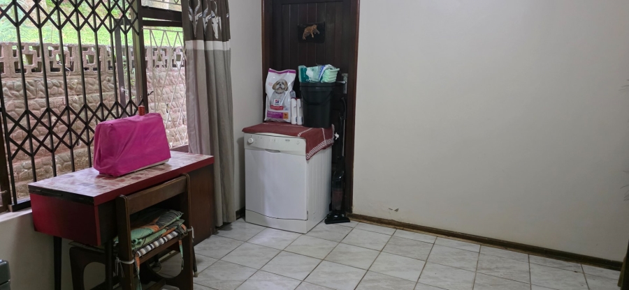 3 Bedroom Property for Sale in Umtentweni KwaZulu-Natal