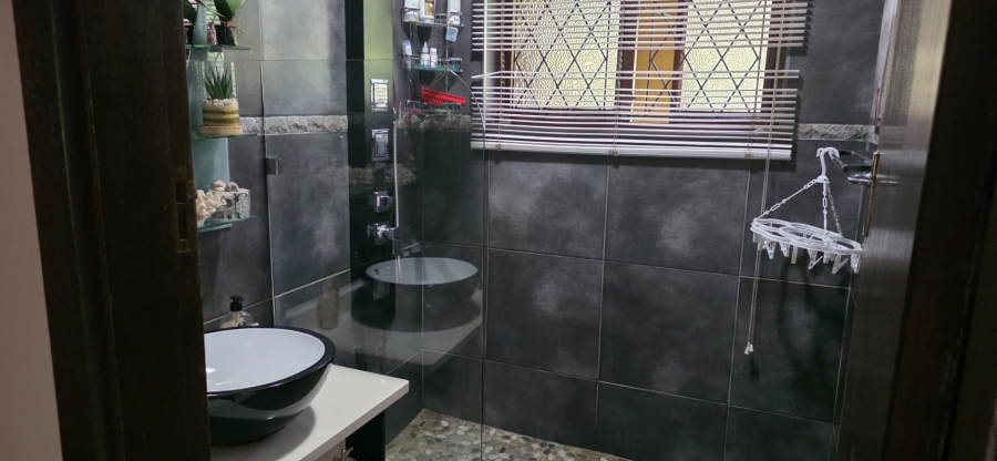 3 Bedroom Property for Sale in Umtentweni KwaZulu-Natal