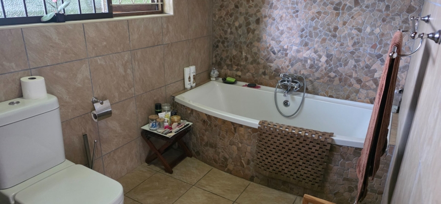 3 Bedroom Property for Sale in Umtentweni KwaZulu-Natal