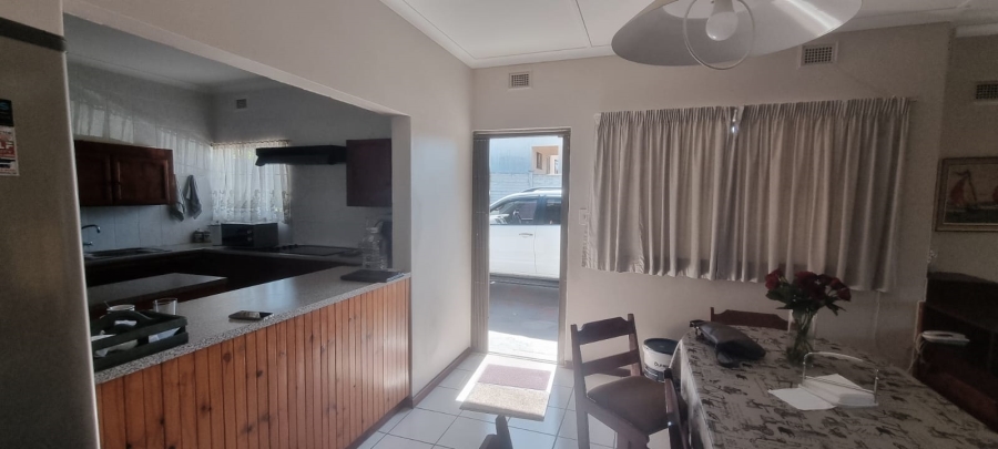 3 Bedroom Property for Sale in Uvongo KwaZulu-Natal