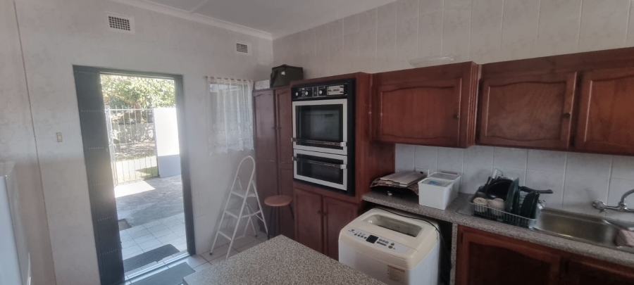 3 Bedroom Property for Sale in Uvongo KwaZulu-Natal