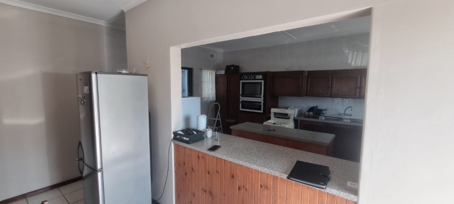 3 Bedroom Property for Sale in Uvongo KwaZulu-Natal