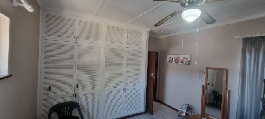 3 Bedroom Property for Sale in Uvongo KwaZulu-Natal