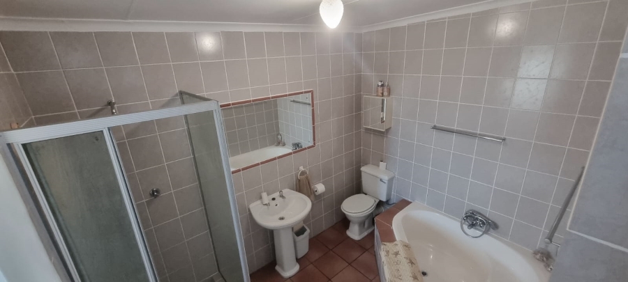 3 Bedroom Property for Sale in Uvongo KwaZulu-Natal