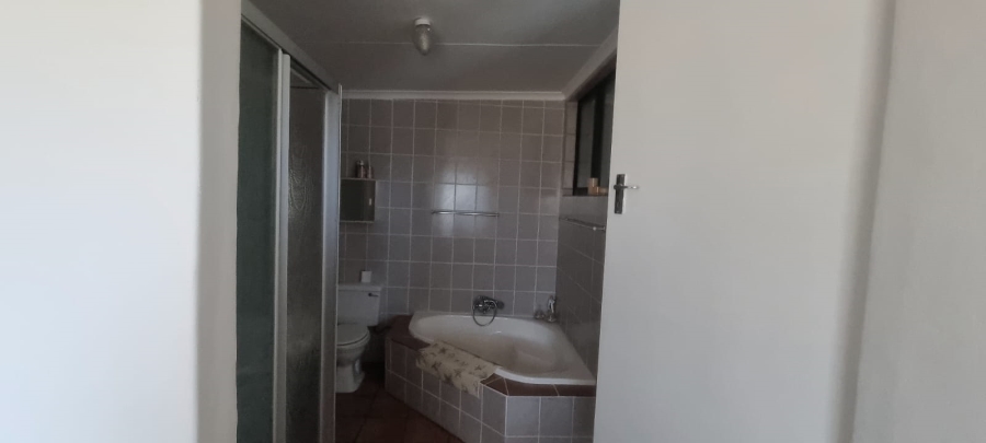 3 Bedroom Property for Sale in Uvongo KwaZulu-Natal